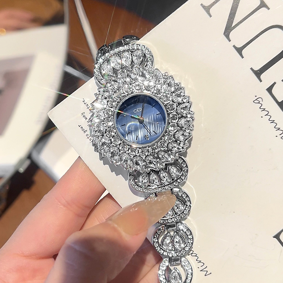 UTHAI CQ443 Fashionable Luxury - Luxury Ceramic Watch recension och pris